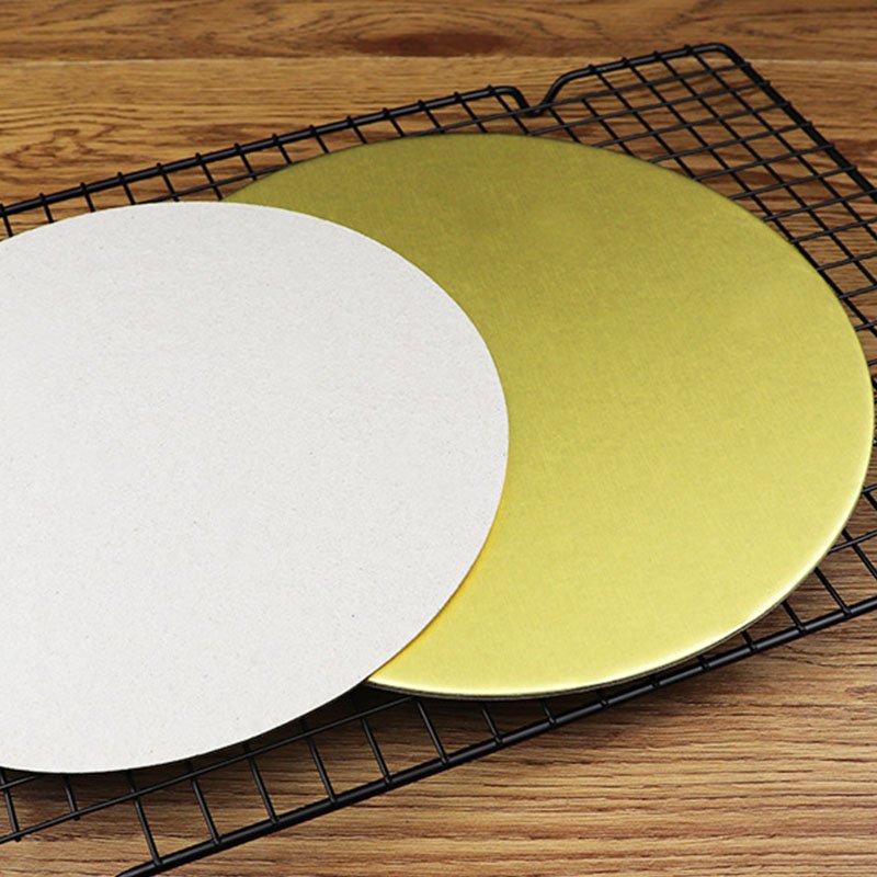 Round Cake Boards Cake Plates Gold Round cake boards in gold and white colors