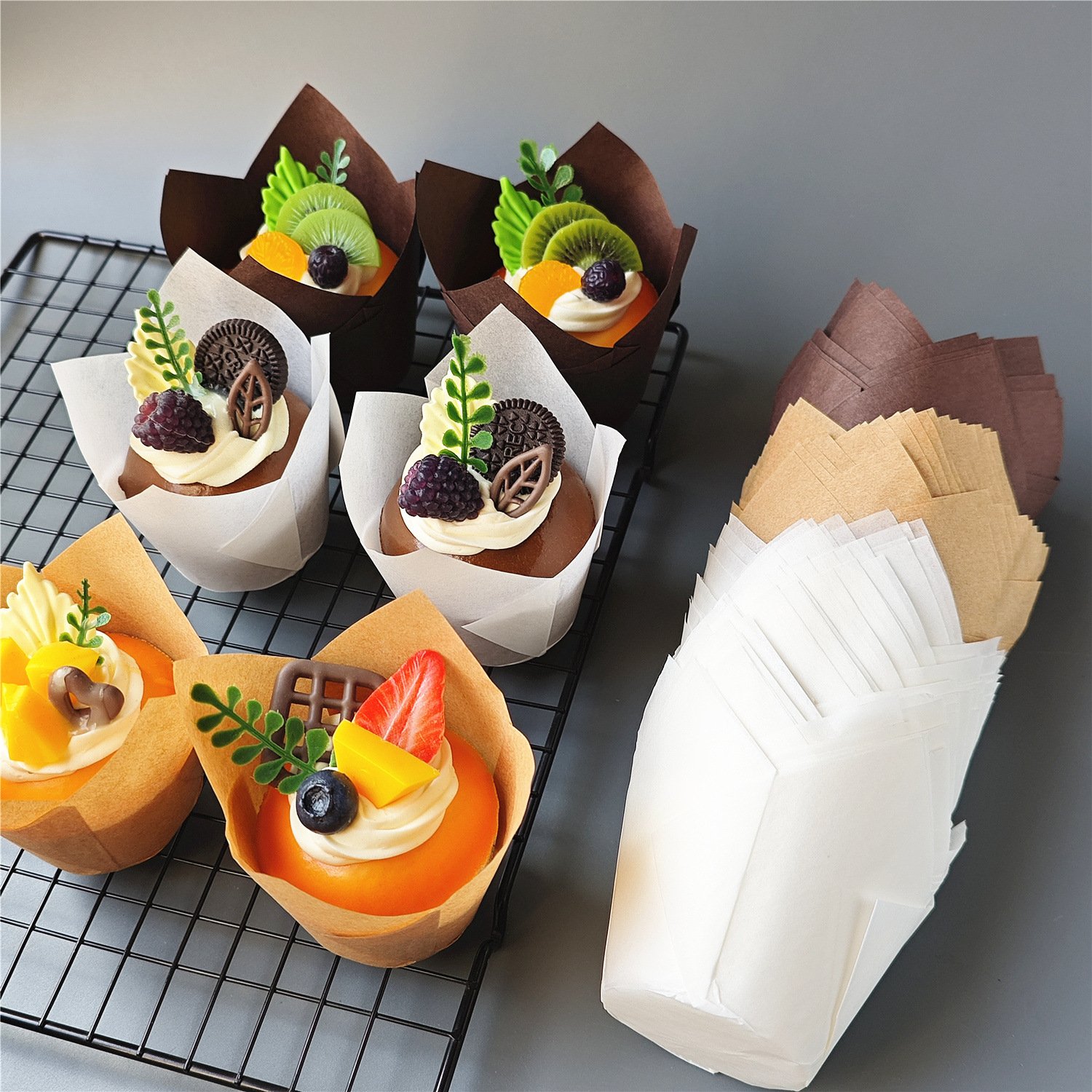 Standard size white tulip baking cups – 5cm paper liners that fit regular muffin pans for everyday home baking