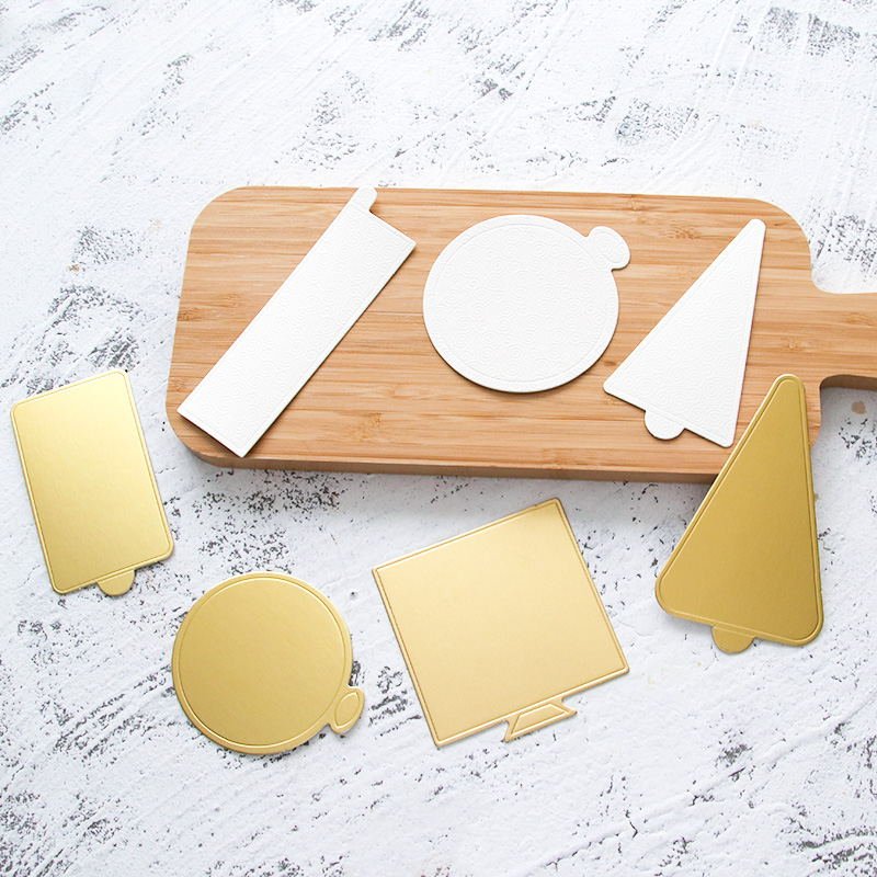 Greaseproof White Small Cake Boards Small white golden cake board – round cardboard base for mini cakes and pastries