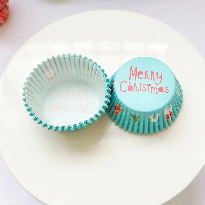 New Design Christmas Paper Baking Cups for Holiday Party Cake Dessert Decoration Christmas paper baking cups in tray for muffins and cupcakes holiday baking