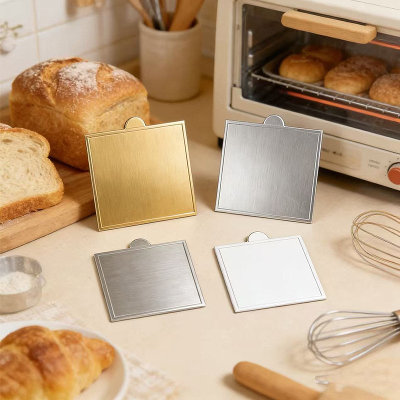 Disponsable Golden & Sliver Samll Cake Trays for Baking Event Disposable small cake trays round cardboard